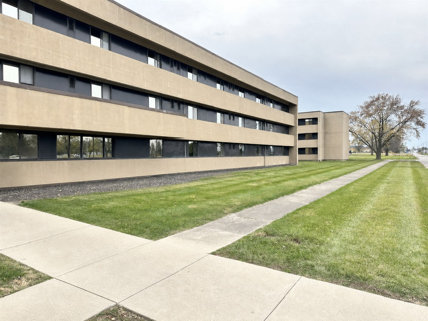 Exterior of Aero Apartments in Peru, Indiana